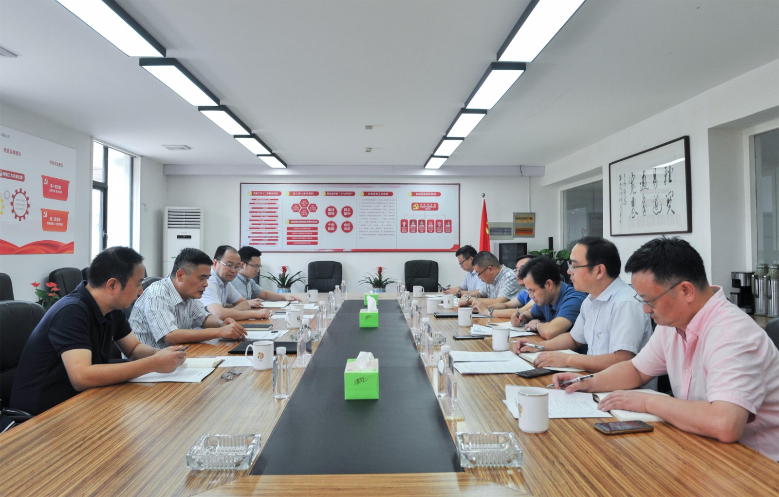 16408453256891259XF4.jpg 會(huì)議圖.JPG